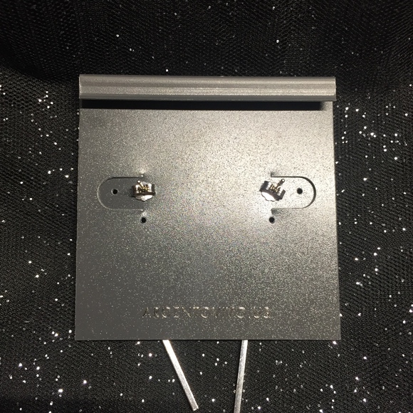 Sold - Picture 3 of 4